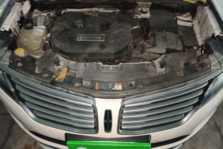 Used Lincoln MKC 2014 2.0T Two-Wheel-Drive Luxury Edition Engine Bay