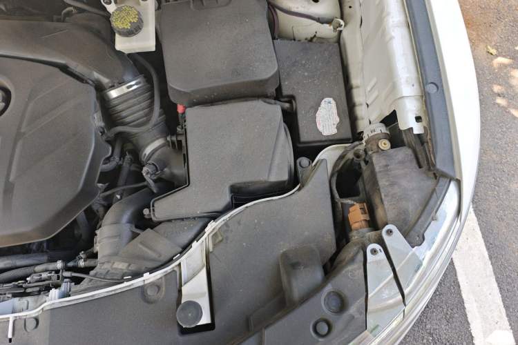 Used Lincoln MKC 2014 2.0T Four-Wheel Drive Luxury Edition Engine Bay Left
