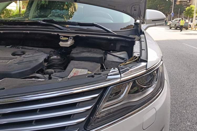 Used Lincoln MKC 2014 2.0T Four-Wheel Drive Luxury Edition Engine Bay Left
