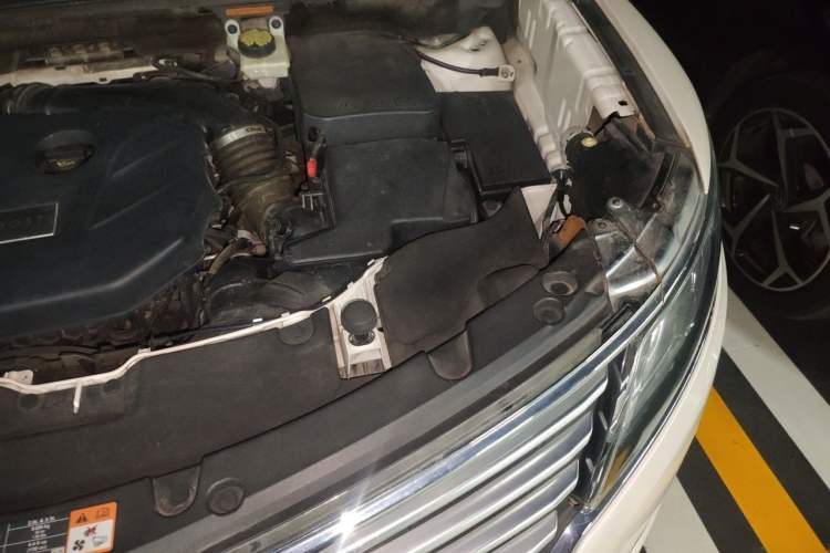 Used Lincoln MKC 2014 2.0T Four-Wheel Drive Luxury Edition Engine Bay Left