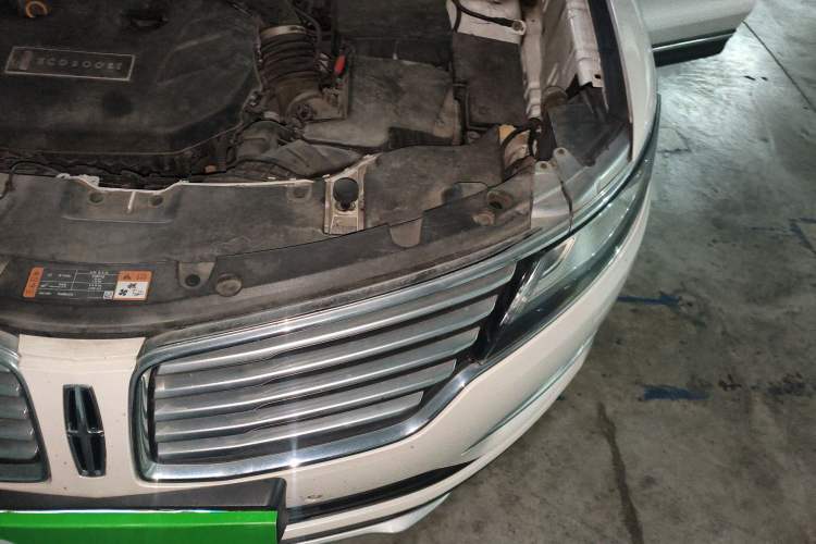 Used Lincoln MKC 2014 2.0T Two-Wheel-Drive Luxury Edition Engine Bay Left
