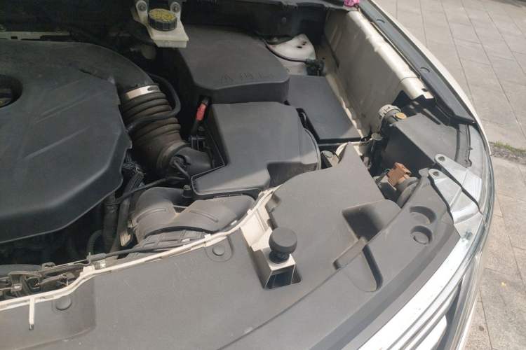 Used Lincoln MKC 2014 2.0T Two-Wheel-Drive Luxury Edition Engine Bay Left