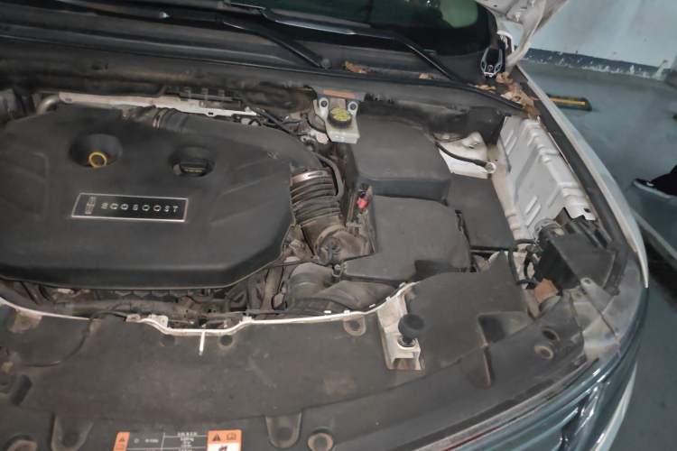 Used Lincoln MKC 2014 2.0T Four-Wheel Drive Luxury Edition Engine Bay Left