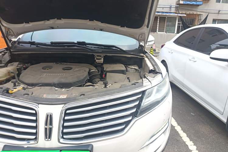 Used Lincoln MKC 2014 2.0T Four-Wheel Drive Luxury Edition Engine Bay Left