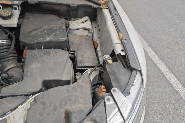 Used Lincoln MKC 2014 2.0T Two-Wheel Drive Deluxe Edition Engine Bay Left
