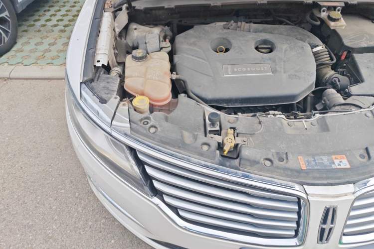 Used Lincoln MKC 2014 2.0T Four-Wheel Drive Prestige Edition Engine Bay Right