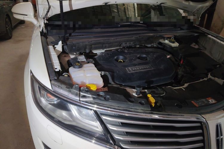 Used Lincoln MKC 2014 2.0T Four-Wheel Drive Luxury Edition Engine Bay Right