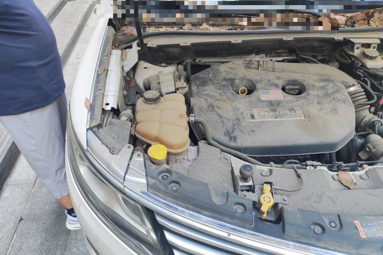 Used Lincoln MKC 2014 2.0T Two-Wheel-Drive Luxury Edition Engine Bay Right