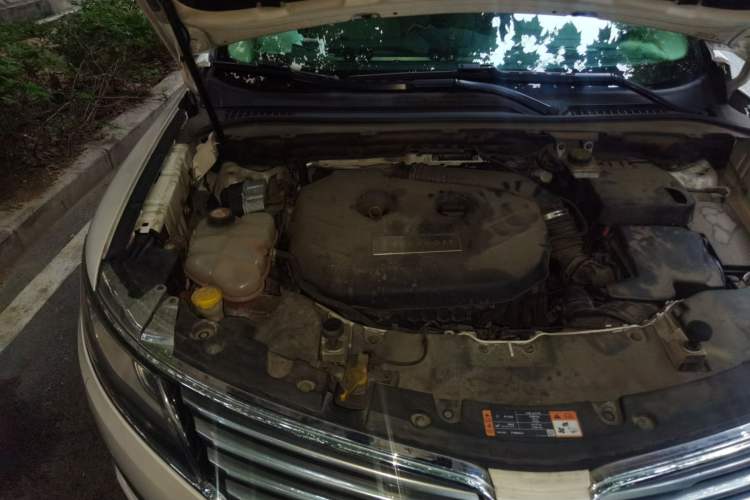 Used Lincoln MKC 2014 2.0T Two-Wheel-Drive Luxury Edition Engine Bay Right