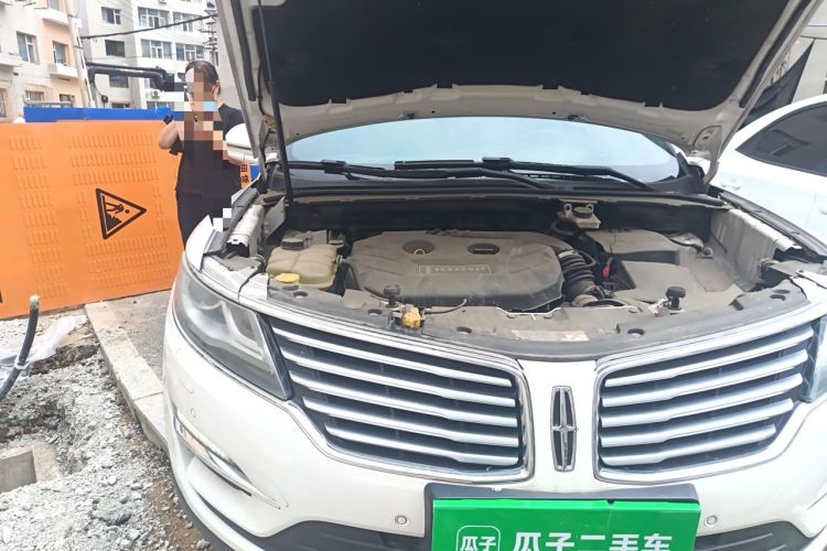 Used Lincoln MKC 2014 2.0T Four-Wheel Drive Luxury Edition Engine Bay Right