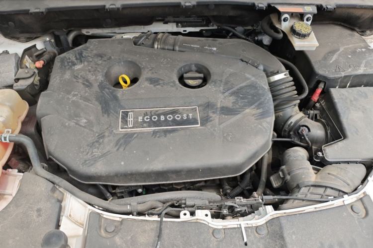 Used Lincoln MKC 2014 2.0T Two-Wheel Drive Deluxe Edition Engine Bay