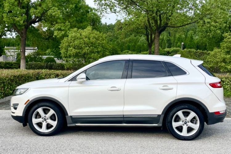 Used Lincoln MKC 2014 2.0T Two-Wheel Drive Deluxe Edition Exterior 3