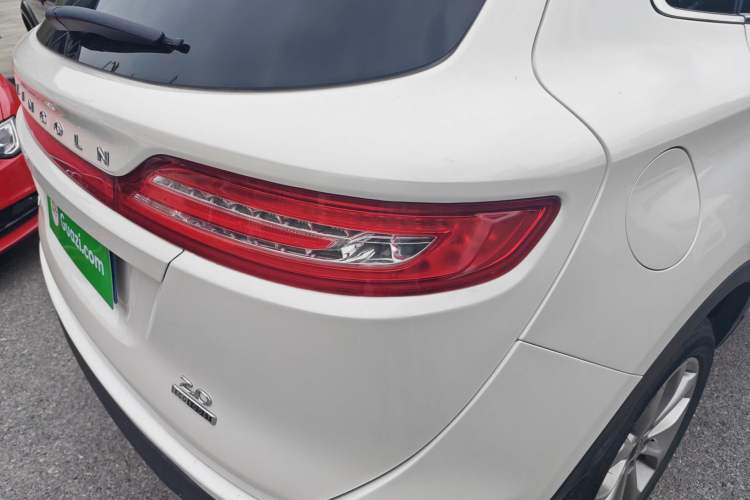Used Lincoln MKC 2014 2.0T Two-Wheel-Drive Luxury Edition Exterior 3