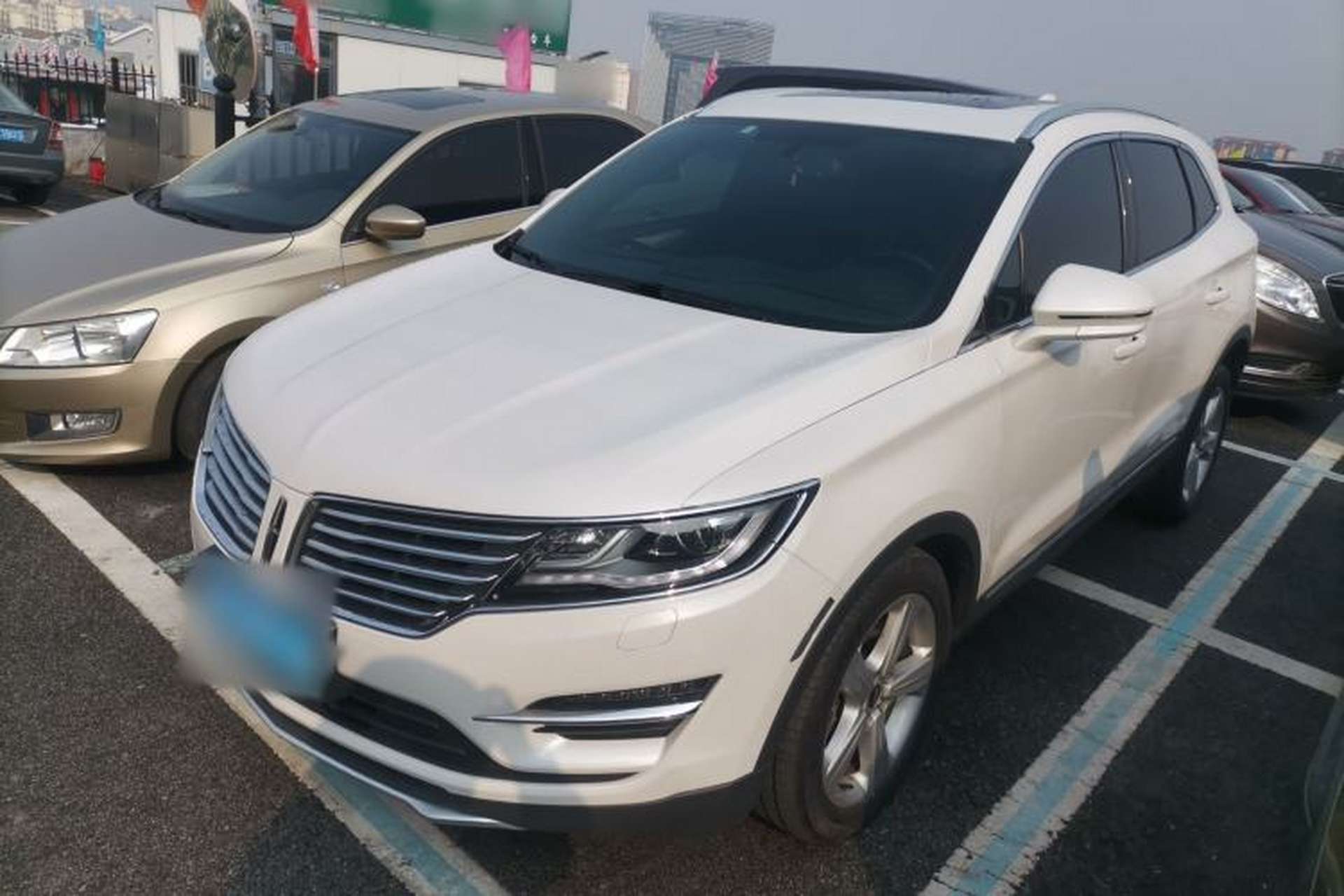 Used Lincoln MKC 2014 2.0T Two-Wheel Drive Deluxe Edition Front Left 45 Deg