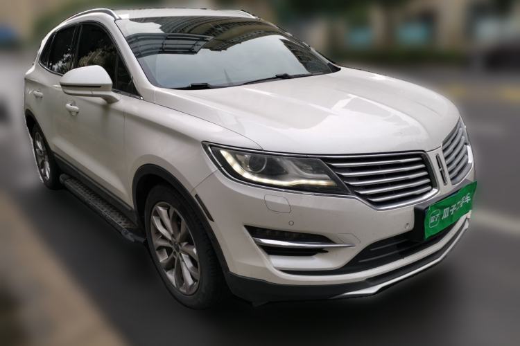 Used Lincoln MKC 2014 2.0T Two-Wheel-Drive Luxury Edition Front Right 45 Deg