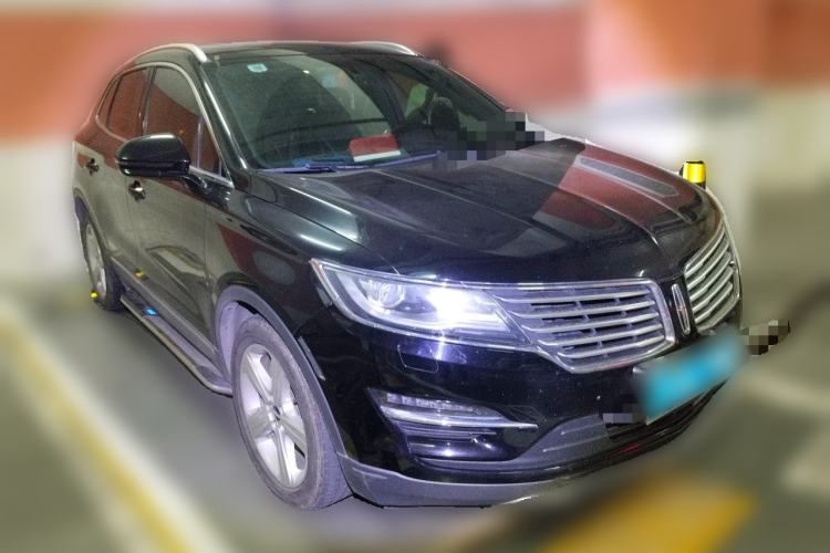 Used Lincoln MKC 2014 2.0T Two-Wheel Drive Deluxe Edition Front Right 45 Deg