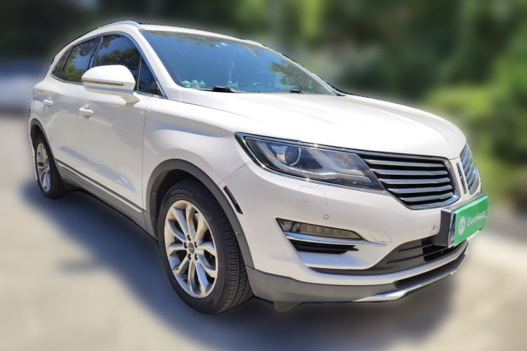 Used Lincoln MKC 2014 2.0T Two-Wheel-Drive Luxury Edition Front Right 45 Deg