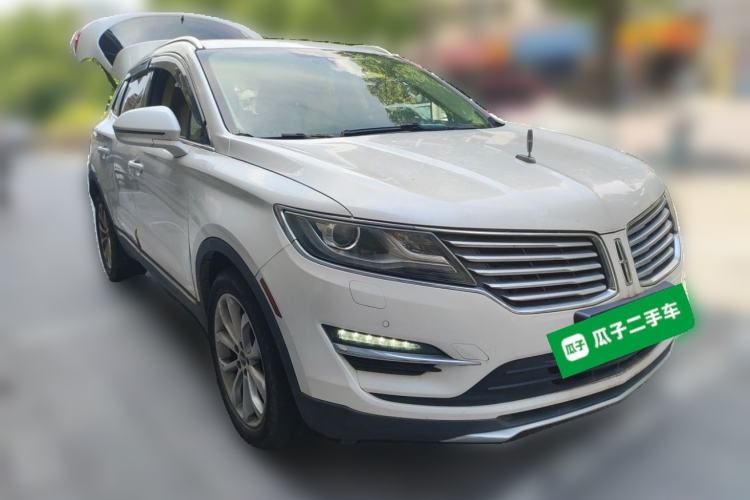 Used Lincoln MKC 2014 2.0T Two-Wheel-Drive Luxury Edition Front Right 45 Deg