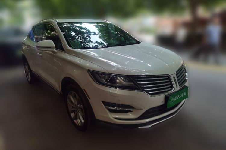 Used Lincoln MKC 2014 2.0T Two-Wheel-Drive Luxury Edition Front Right 45 Deg
