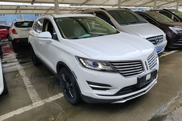 Used Lincoln MKC 2014 2.0T Four-Wheel Drive Luxury Edition Front Right 45 Deg