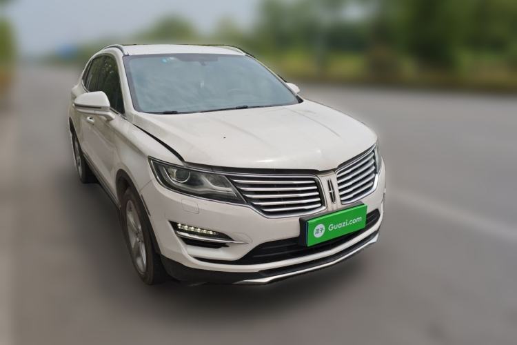 Used Lincoln MKC 2014 2.0T Two-Wheel Drive Deluxe Edition Front Right 45 Deg