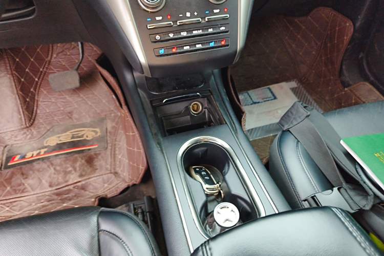 Used Lincoln MKC 2014 2.0T Four-Wheel Drive Luxury Edition Gear Lever
