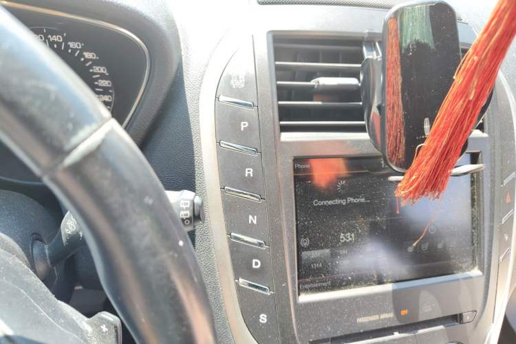 Used Lincoln MKC 2014 2.0T Two-Wheel-Drive Luxury Edition Gear Lever