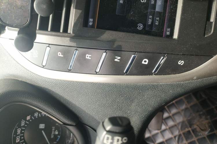 Used Lincoln MKC 2014 2.0T Two-Wheel-Drive Luxury Edition Gear Lever