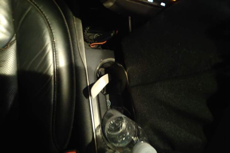 Used Lincoln MKC 2014 2.0T Two-Wheel Drive Deluxe Edition Gear Lever