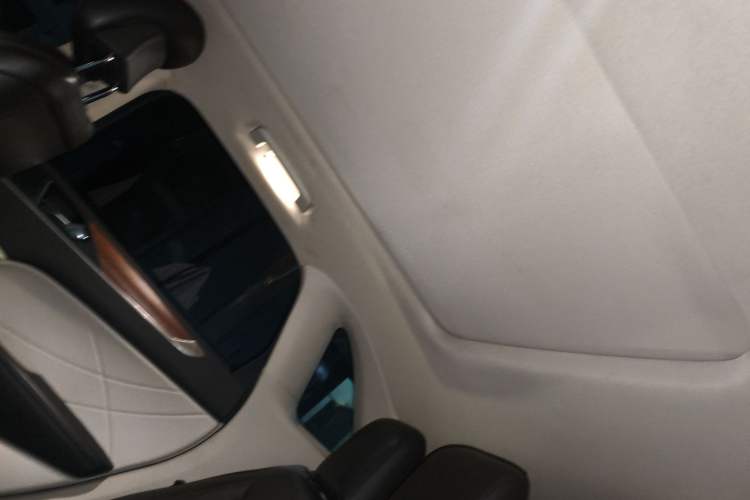 Used Lincoln MKC 2014 2.0T Two-Wheel-Drive Luxury Edition Headliner