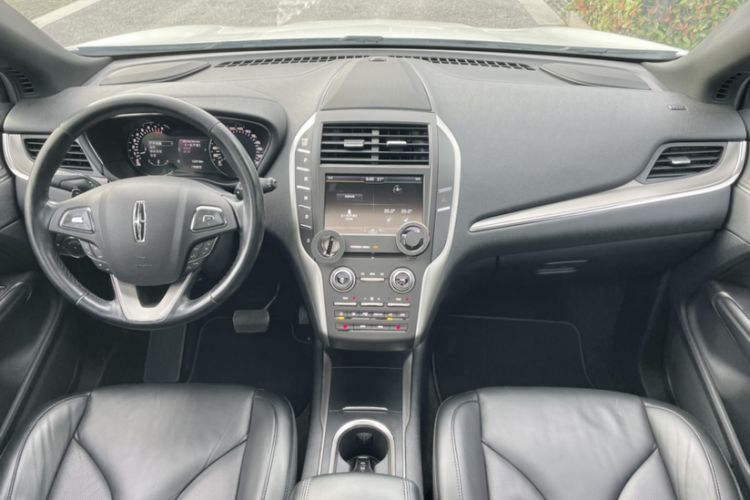 Used Lincoln MKC 2014 2.0T Two-Wheel Drive Deluxe Edition Interior 3