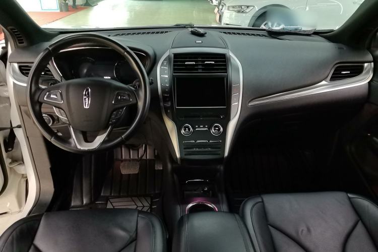 Used Lincoln MKC 2014 2.0T Two-Wheel-Drive Luxury Edition Interior 3