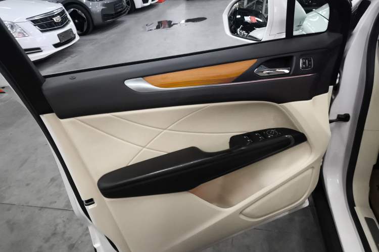 Used Lincoln MKC 2014 2.0T Four-Wheel Drive Luxury Edition Left Front Door Interior