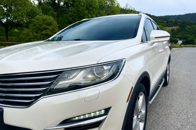 Used Lincoln MKC 2014 2.0T Two-Wheel Drive Deluxe Edition Left Front Headlight