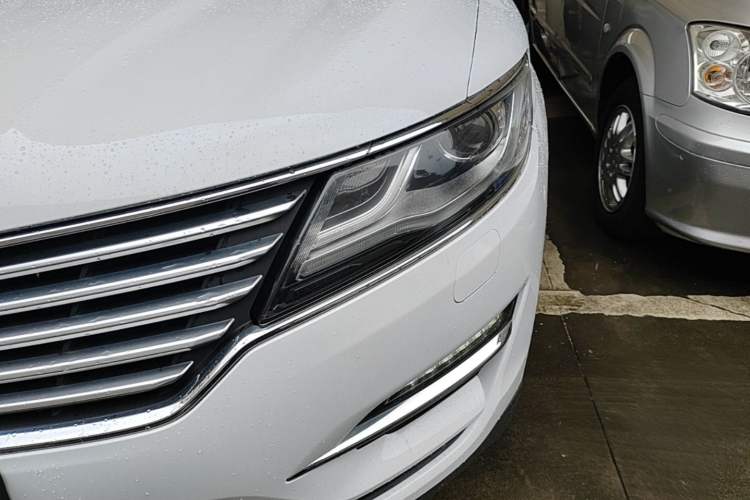 Used Lincoln MKC 2014 2.0T Four-Wheel Drive Luxury Edition Left Front Headlight