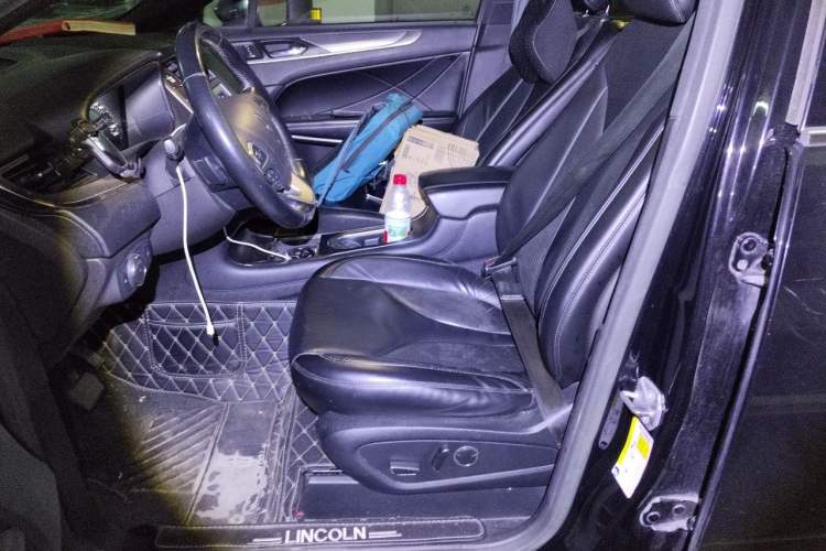 Used Lincoln MKC 2014 2.0T Two-Wheel Drive Deluxe Edition Left Front Seat