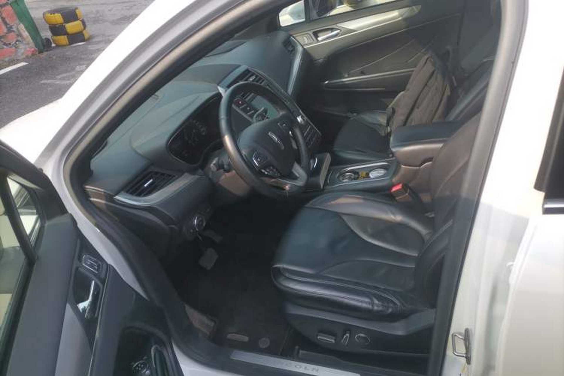 Used Lincoln MKC 2014 2.0T Two-Wheel Drive Deluxe Edition Left Front Seat