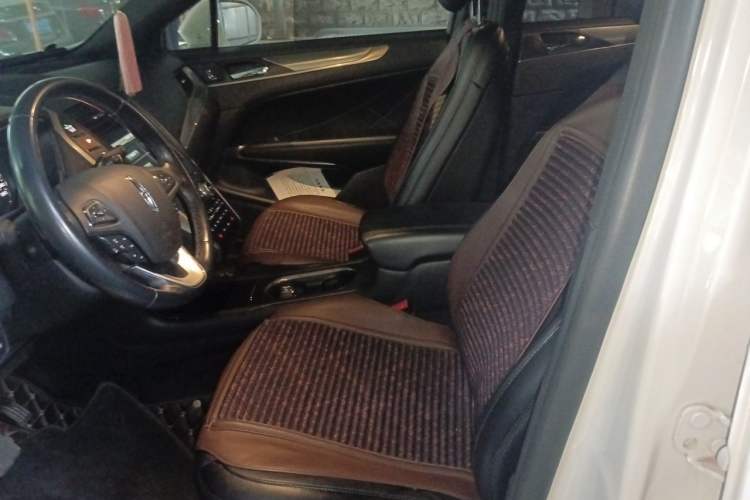 Used Lincoln MKC 2014 2.0T Two-Wheel Drive Deluxe Edition Left Front Seat