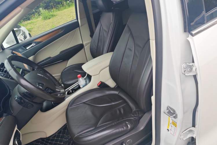 Used Lincoln MKC 2014 2.0T Two-Wheel-Drive Luxury Edition Left Front Seat