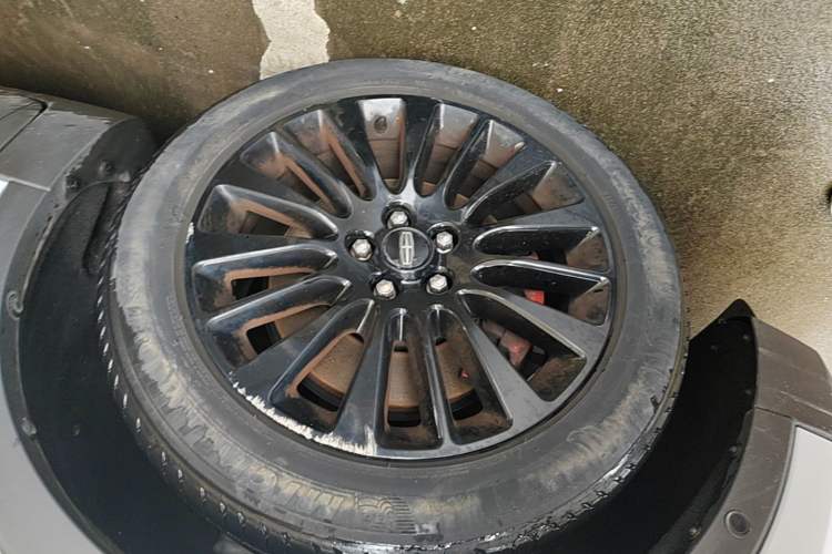 Used Lincoln MKC 2014 2.0T Four-Wheel Drive Luxury Edition Left Front Wheel Hub