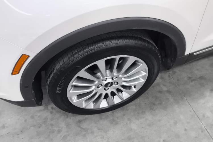Used Lincoln MKC 2014 2.0T Four-Wheel Drive Luxury Edition Left Front Wheel Hub
