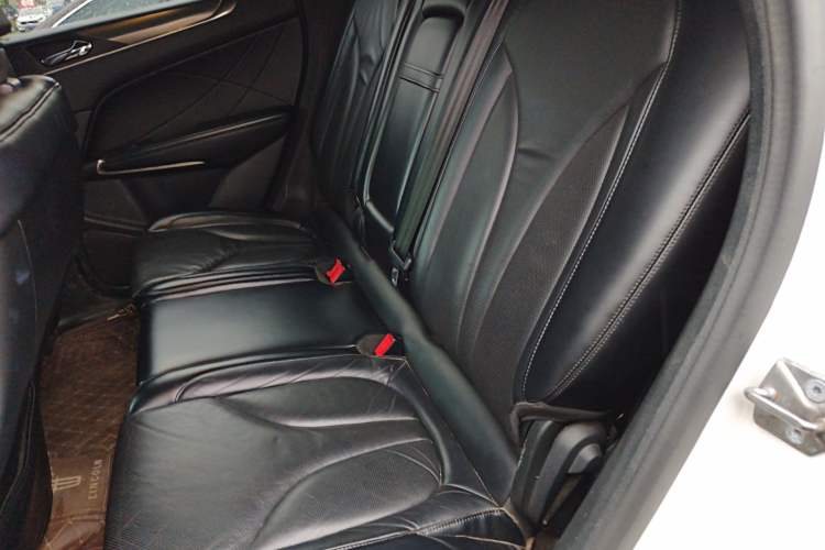 Used Lincoln MKC 2014 2.0T Four-Wheel Drive Luxury Edition Left Rear Seat