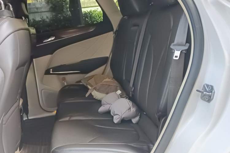 Used Lincoln MKC 2014 2.0T Four-Wheel Drive Luxury Edition Left Rear Seat