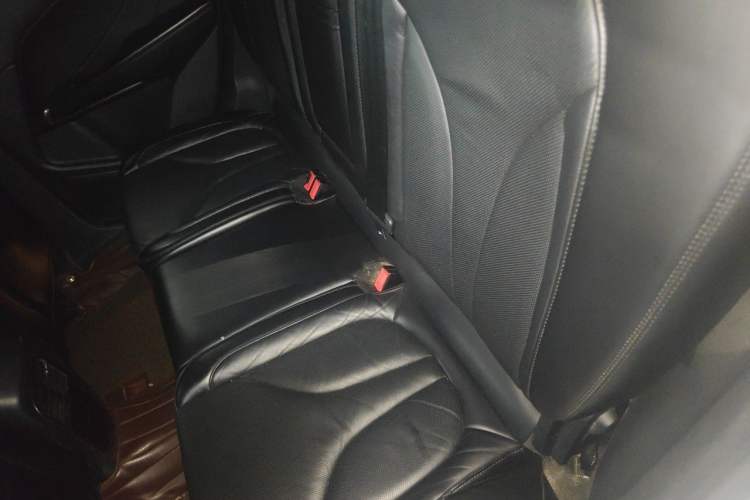 Used Lincoln MKC 2014 2.0T Four-Wheel Drive Luxury Edition Left Rear Seat