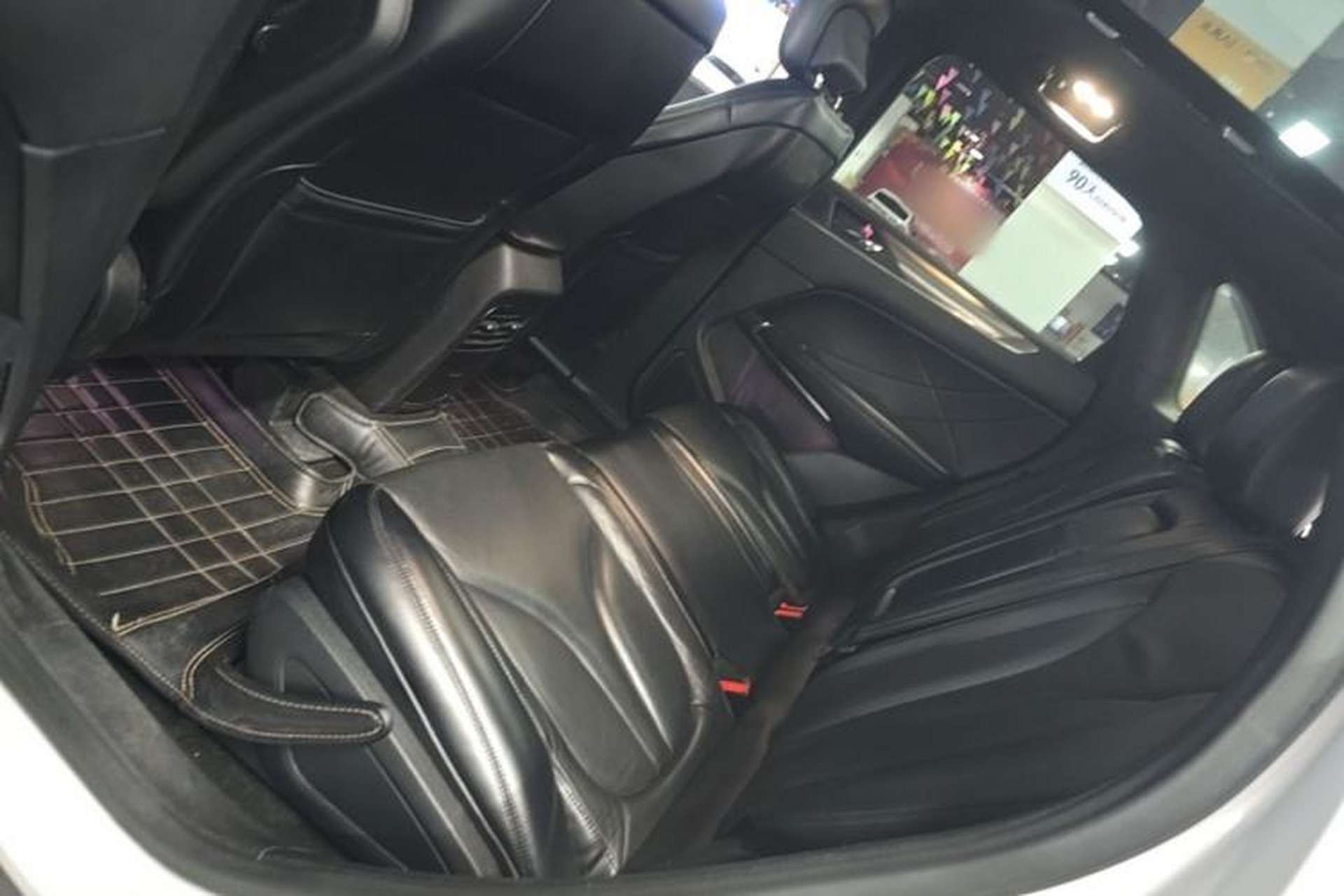 Used Lincoln MKC 2014 2.0T Two-Wheel-Drive Luxury Edition Left Rear Seat