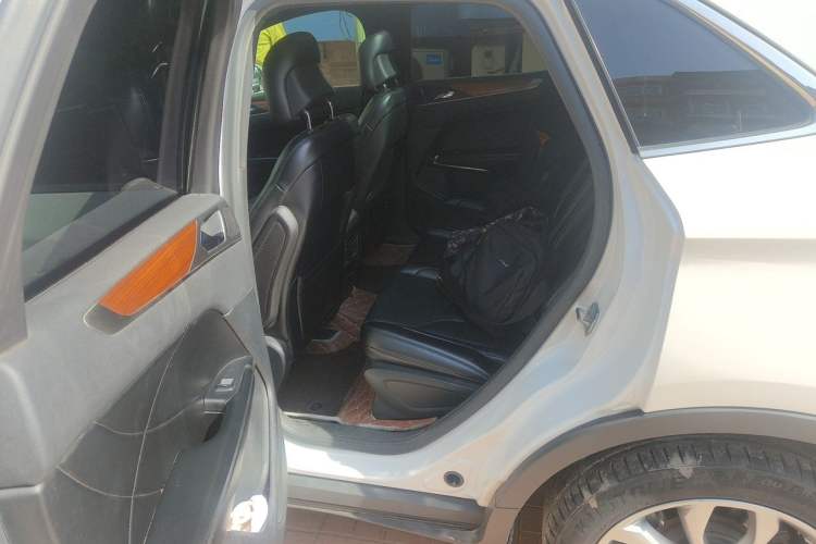Used Lincoln MKC 2014 2.0T Two-Wheel-Drive Luxury Edition Left Rear Seat