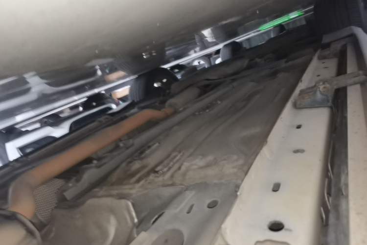 Used Lincoln MKC 2014 2.0T Two-Wheel Drive Deluxe Edition Left Side Sill