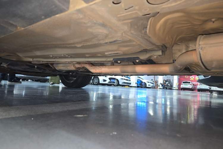 Used Lincoln MKC 2014 2.0T Two-Wheel-Drive Luxury Edition Left Side Sill