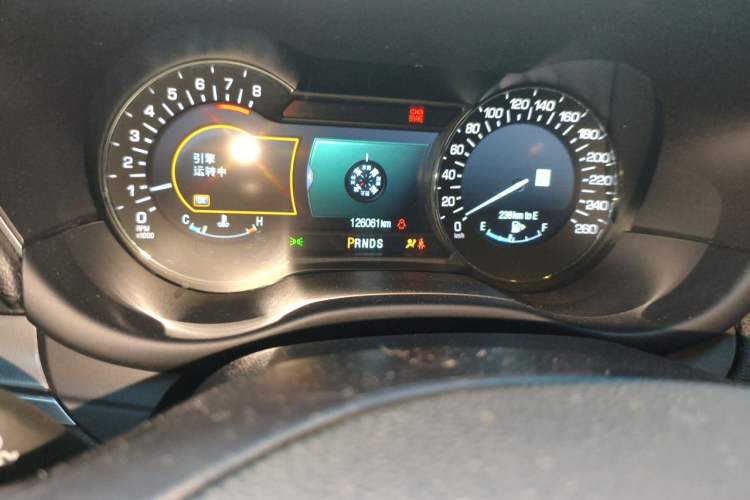 Used Lincoln MKC 2014 2.0T Two-Wheel Drive Deluxe Edition Odometer Close Up