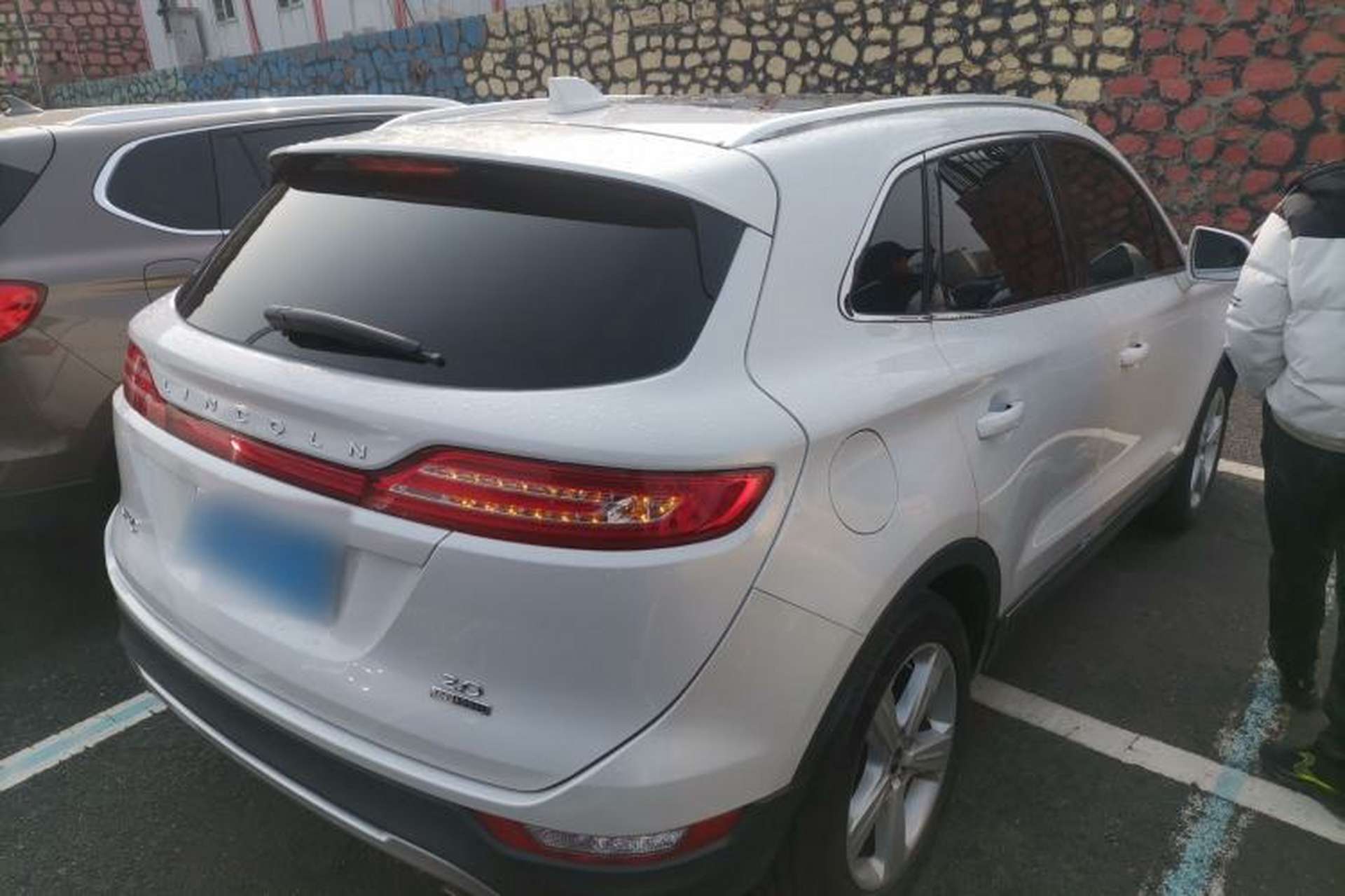 Used Lincoln MKC 2014 2.0T Two-Wheel Drive Deluxe Edition Rear Right 45 Deg